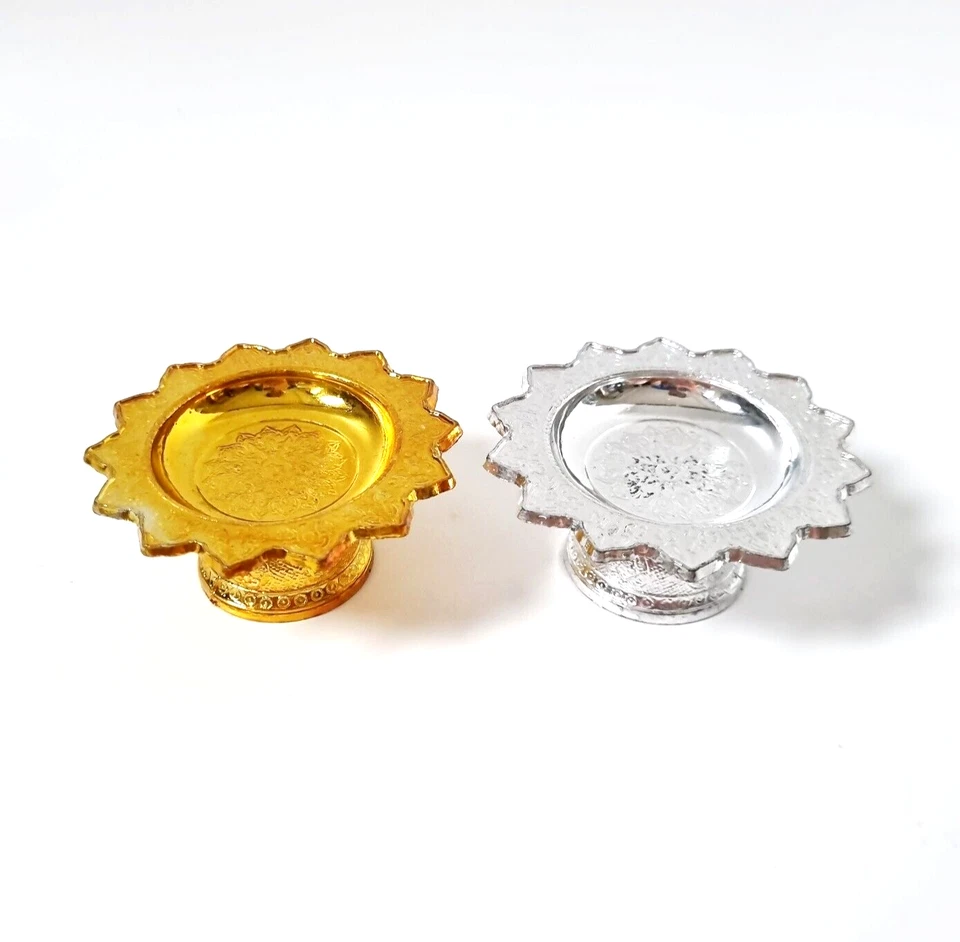 2 Piezas Pequeño Oro Plata Bandeja Pedestal Phan Buddha Adoración Hindú Amuleto Plástico 3" Foto 3 de 4
