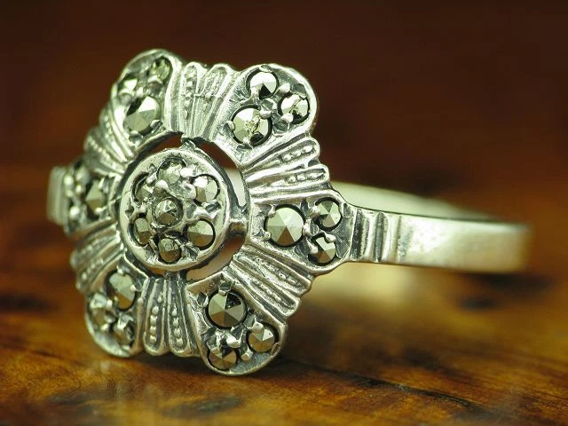 925 Argento Sterling Anello Con Marcasite Ricoperto / Vero / 2,8g / Rg 55 - Immagine 2 di 3