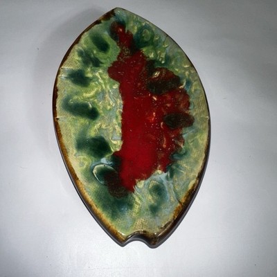 Harris Pottery Leaf 7.75 In X 4 In Fleur de Lis Studio Art Some Crazing No Chips
