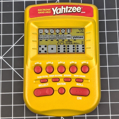 Hasbro Yahtzee Handheld Electronic Game Gold/Red 2002 MPN 04511 TESTED WORKS