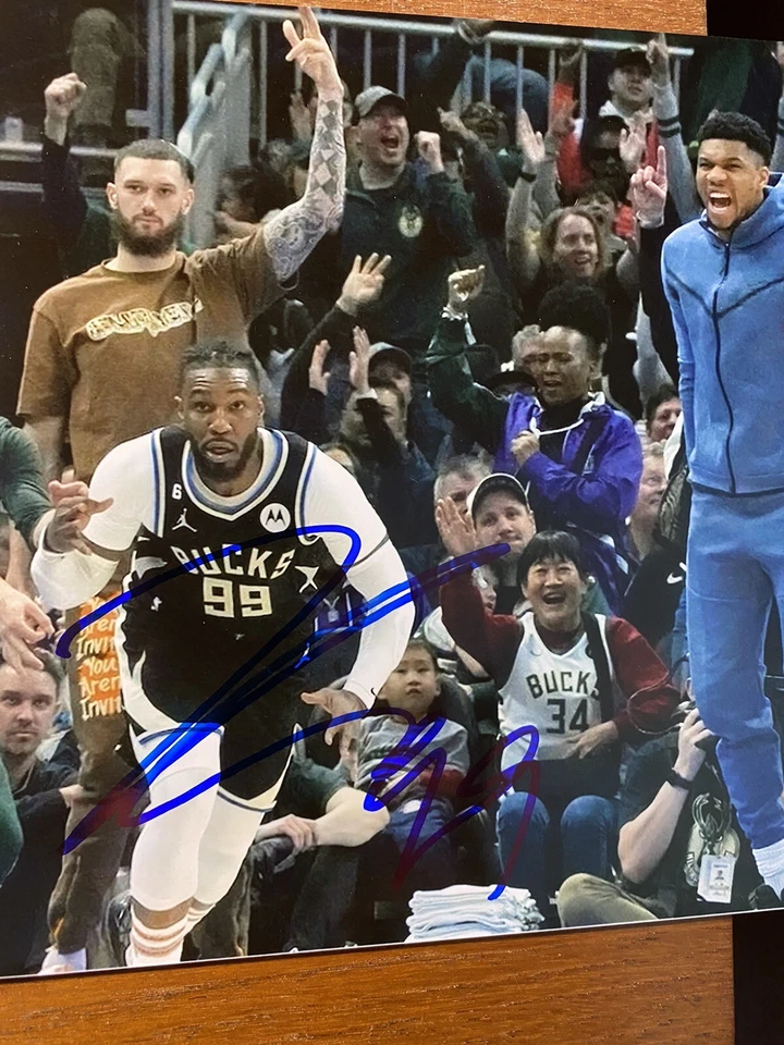 FOTO 8X10 FIRMADA POR JAE CROWDER MILWAUKEE BUCKS MARQUETTE AUTO JEFE GIANNIS EE. UU. Foto 2 de 3