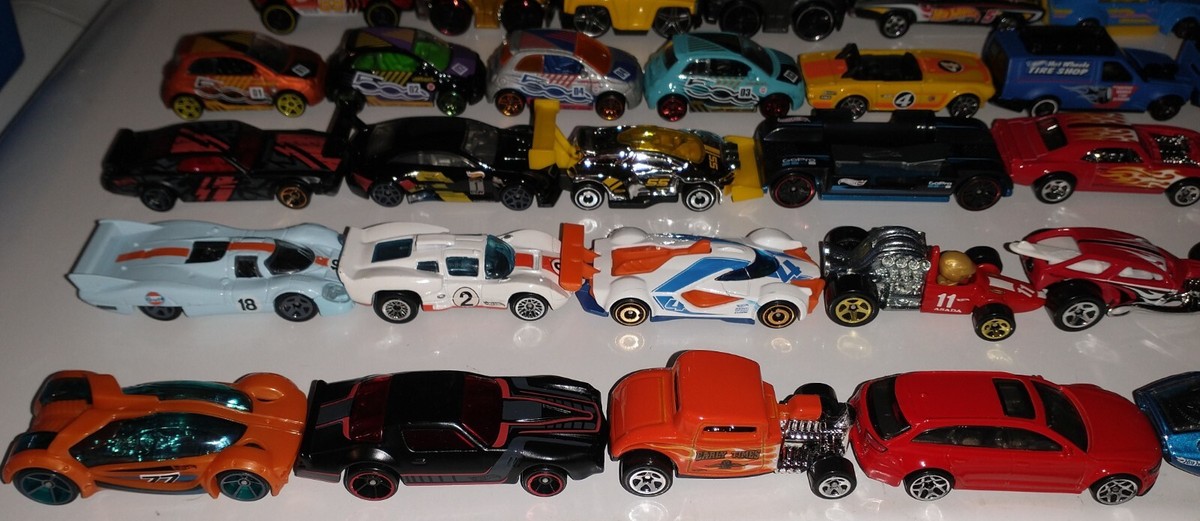 Lot of 48 Assorted Hot Wheels with Case NM | eBay