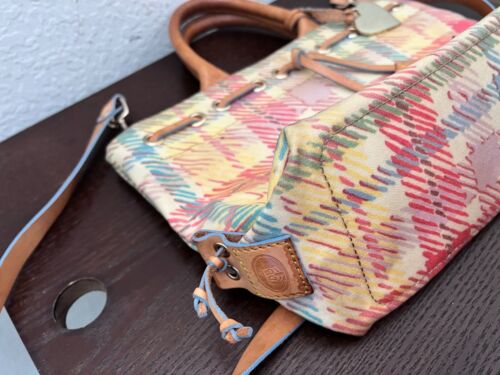 DOONEY & BOURKE beschichtetes Canvas mehrfarbig kariert Umhängetasche Beuteltasche Tragetasche Handtasche - Bild 11 von 12