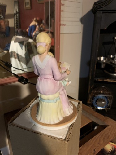 Vintage Heritage House 1988 My Mother’s Love Fine Porcelain Figur Storytime - Bild 3 von 5