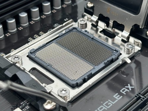 GIGABYTE B650 Eagle AX AM5 AMD ATX DDR5 Motherboard READ/FOR PARTS - Afbeelding 7 van 9
