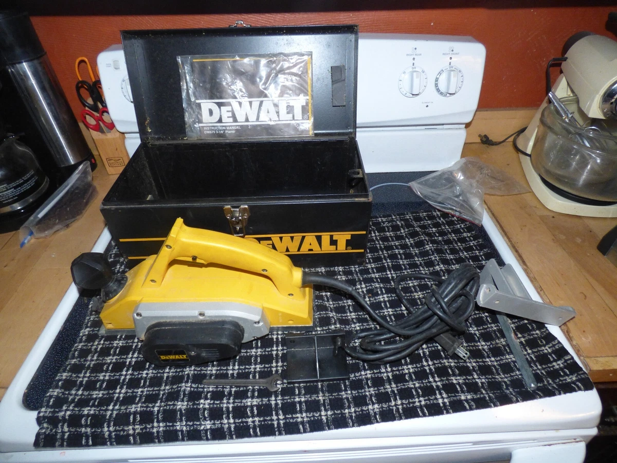 Dewalt DW675 Planer Works GOOD BUT WILL NEED NEW BLADES