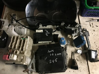 TOYOTA AURIS 5DR 1.6 PETROL 09-10-11 COMPLETE ECU LOCK SET KIT (6 SPEED MANUAL)