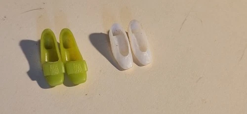 Barbie Accessory Lot Lime Green & White Shoes Hair Pieces 6 Purses