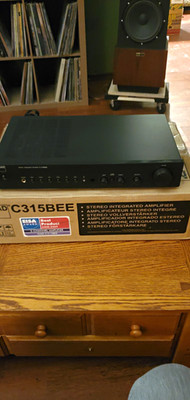 NAD C315BEE 2-Channel Integrated Amplifier 50W Class AB Black w/ Box