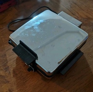 Black & Decker 3 in 1 Waffle Baker Grill Vintage G48TD Reversible