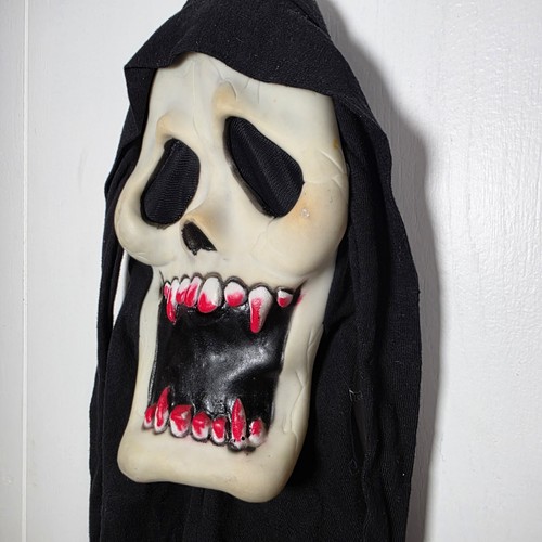 Vintage Easter Unlimited Ghostface Scream Bloody Teeth Mask Cotton Shroud Glows! - Picture 3 of 6