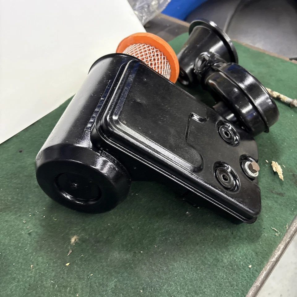 Conjunto de carcasa de filtro de filtro de aire 75-80 MG MGB con regulador vintage restaurado Foto 4 de 4