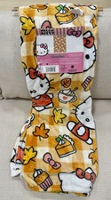 HELLO KITTY FALL AUTUMN LEAVES PUMPKIN PIES LATTES PLAID OVERSIZED BLANKET BN