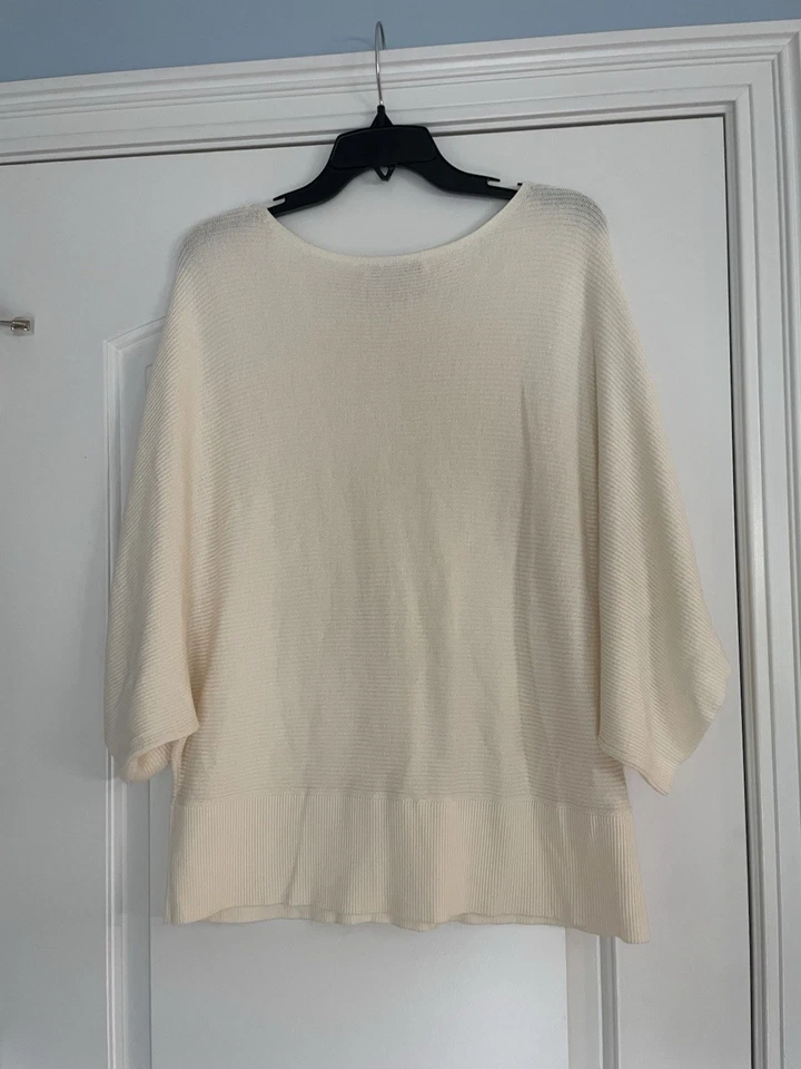 Suéter Tommy Bahama Manga Dolman. Talla XL. Color crema. Foto 2 de 3