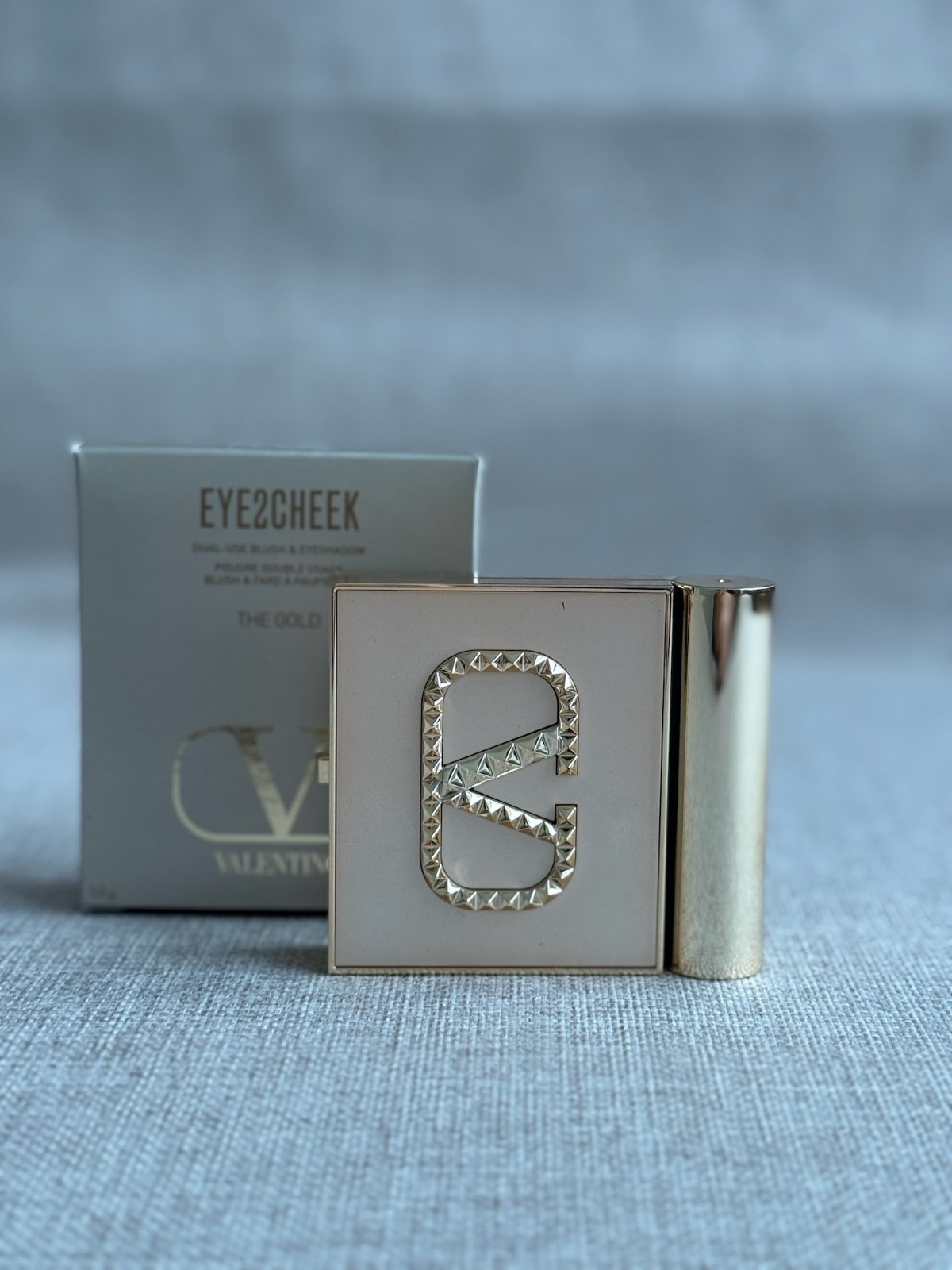 Valentino Eye2Cheek Dual-Use Blush & Eyeshadow The Gold in 04