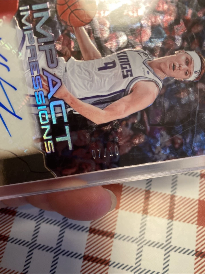 2023 Donruss Elite Kevin Huerter #IIKEV Impact Impressions Auto GOLD/10 Kings🔥 - Image 2 of 3