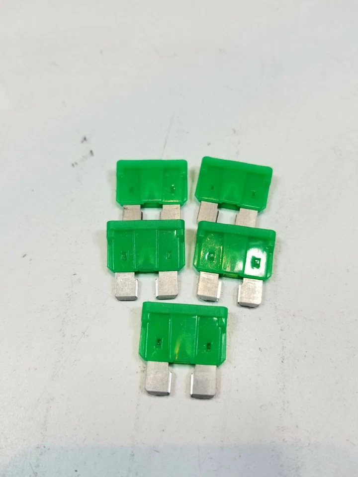 Lot of 25 Fuse-Blade Type Littelfuse ATO30 Blade Fuses 32V 30A  - Image 4 of 4