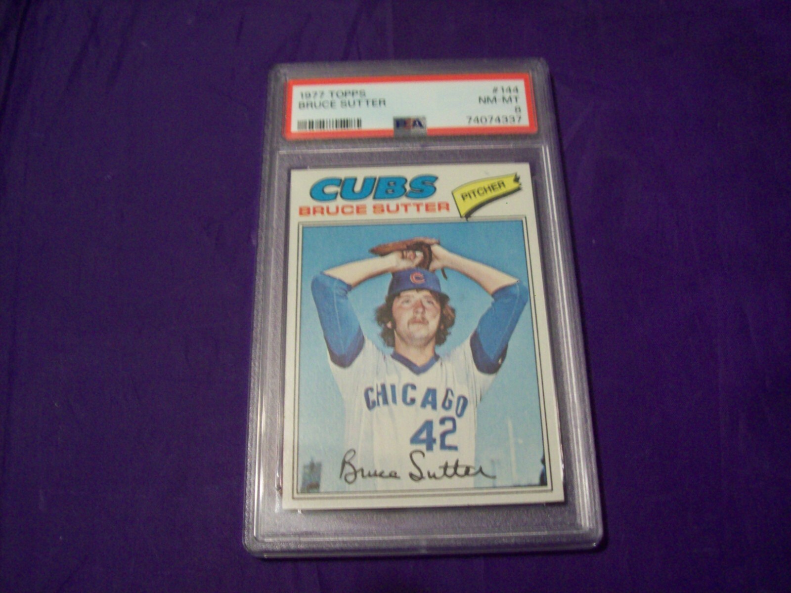 1977 TOPPS #144 BRUCE SUTTER PSA 8