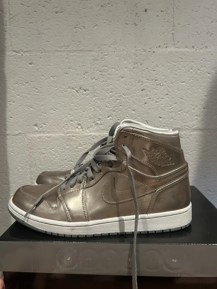Jordan 1 Retro Alto Metálico Zinc Hombre Talla 10 (caja incorrecta y plantillas faltantes) Foto 2 de 4