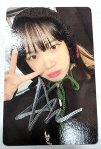 Chaewon Autograph | eBay