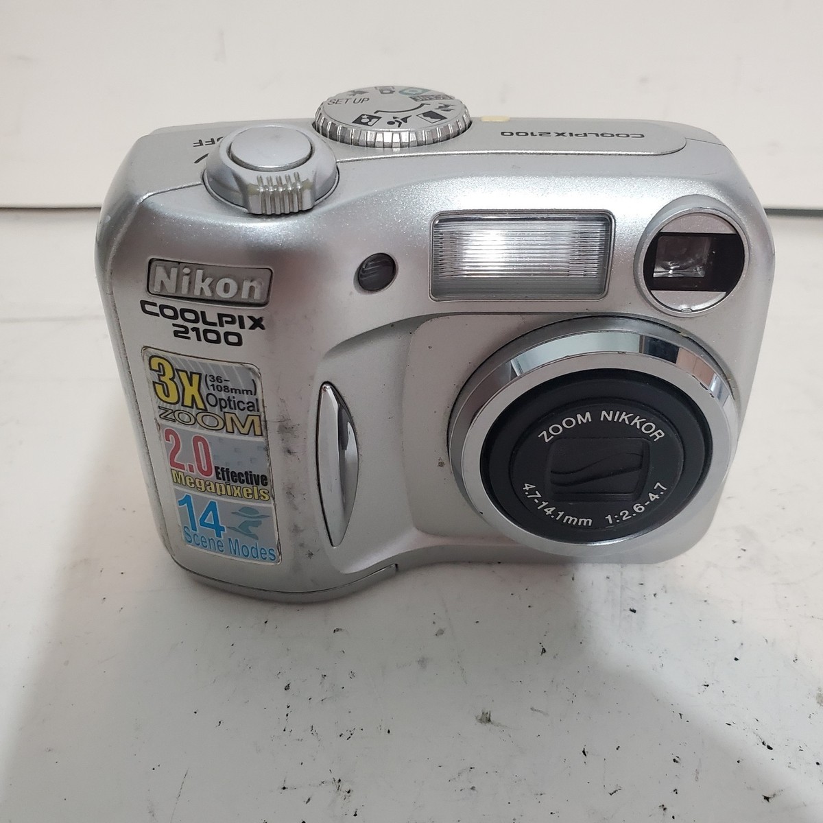 Nikon COOLPIX 2100 Digital Camera Silver UNTESTED