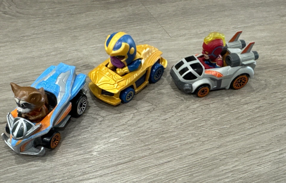 Hot Wheels RacerVerse Set of 3 Die-Cast Cars Marvel Driver: Rocket, Thanos & Cap - Image 3 of 4