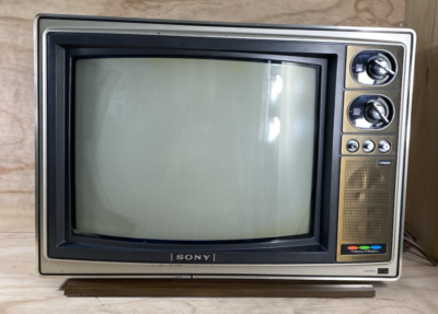 Vintage 1977 Sony Trinitron KV-1910D 19,5” Television TURNS ON, as