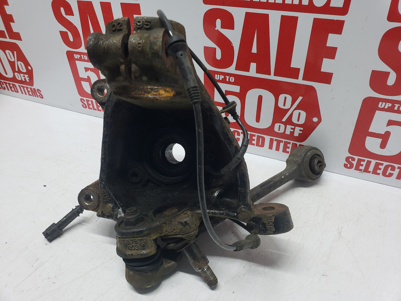 BMW F25 X3 F26 X4 FRONT LEFT WHEEL KNUCKLE 6787679 31216787679  