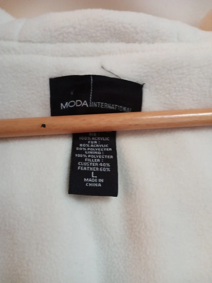 Chaqueta acolchada dorada Moda International (Victorias Secret) Foto 4 de 4