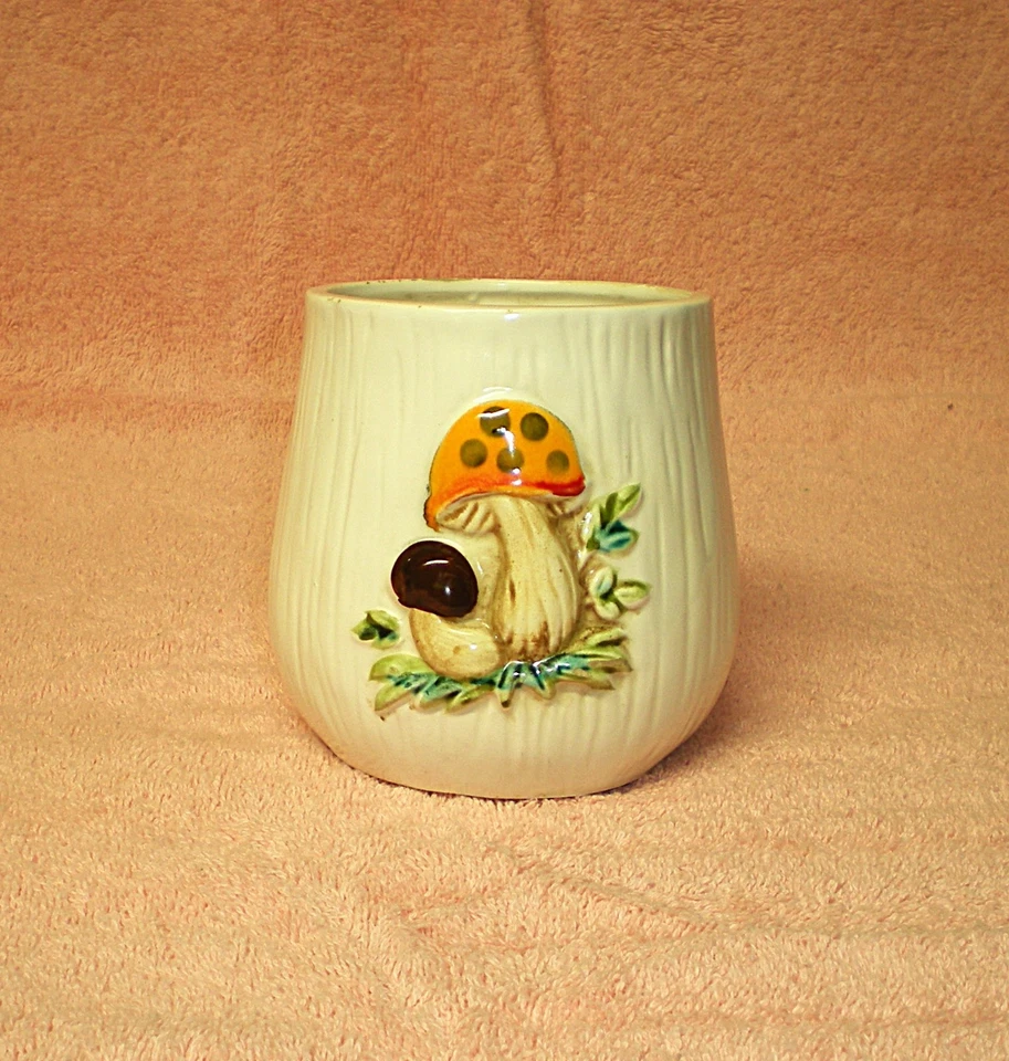 Vintage 1978 Sears & Roebuck Co. Merry Mushrooms 4" Canister with NO lid - Image 2 of 4