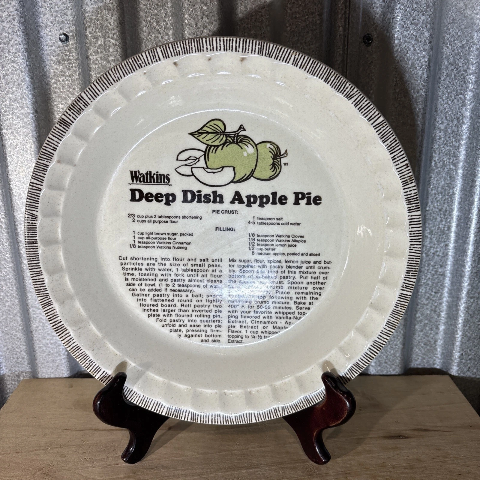 Watkins “Deep Dish Apple Pie” Recipe Plate Dish USA 1982 Ceramic