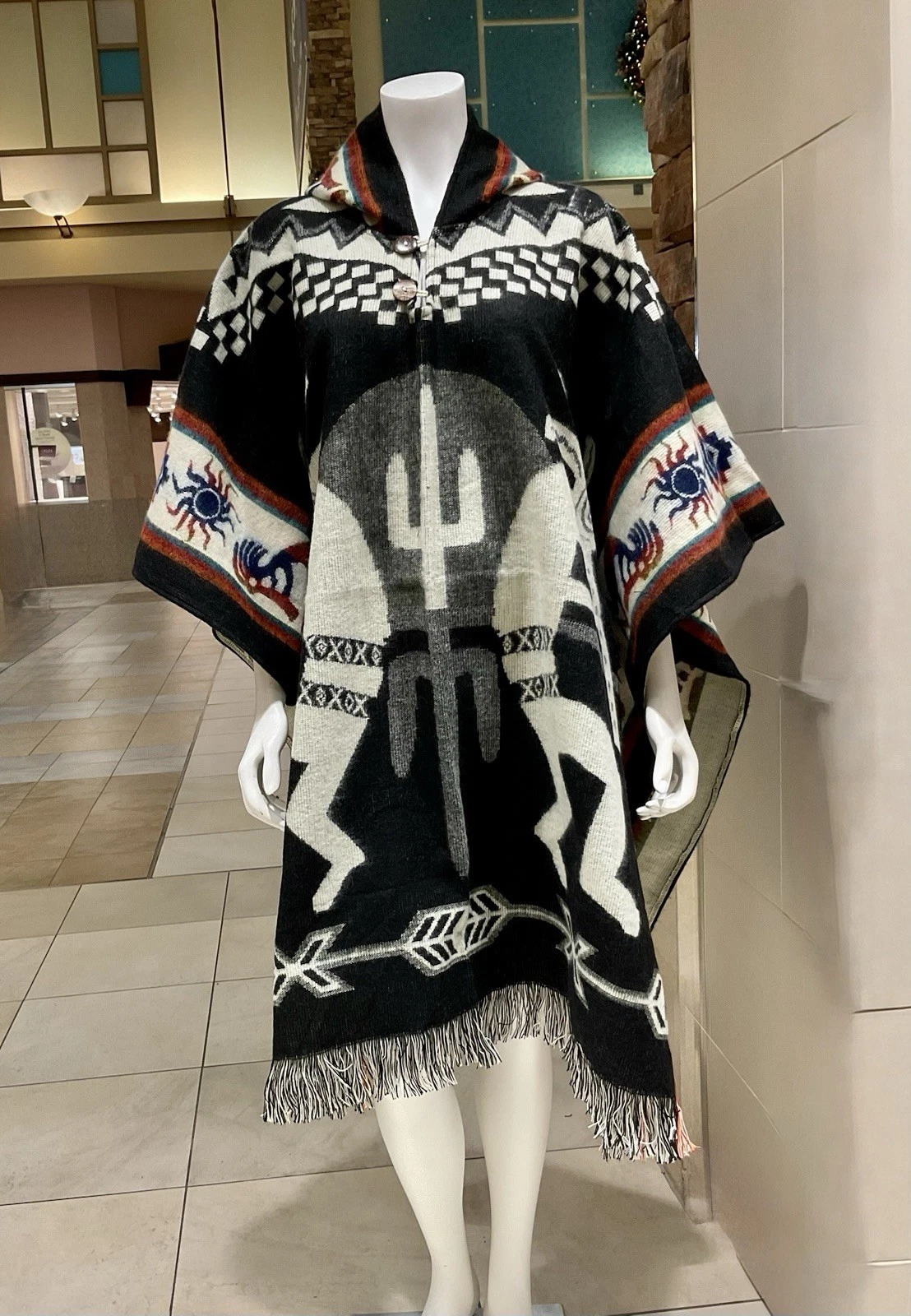 Handmade Alpaca Kokopelli Poncho, Soft & Warm, Black, Handcrafted By Indigenous
Opens in a new windo
