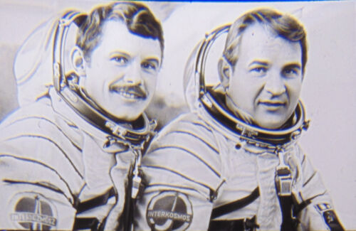 35mm Taśma filmowa "Radzieckie osiągnięcia eksploracja kosmosu" Edukacja Komórka zjeżdżalniowa - Zdjęcie 1 z 13