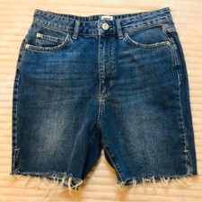 BDG Distrssed Boyfriend Jean Shorts Hugh Rise Bermuda Frayed Hem Women  s size 29