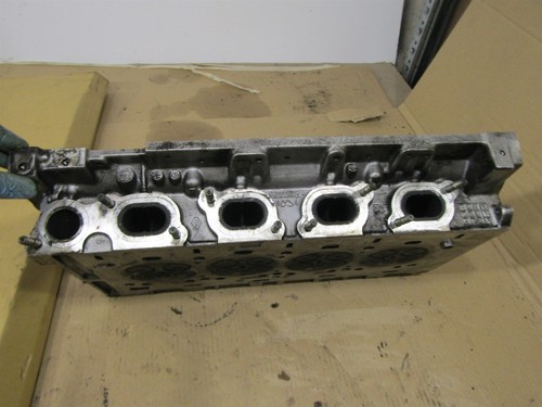Renault Espace Mk4 02-06 2.2 dCi G9T engine cylinder head with valves 8200005876 - Picture 4 of 11