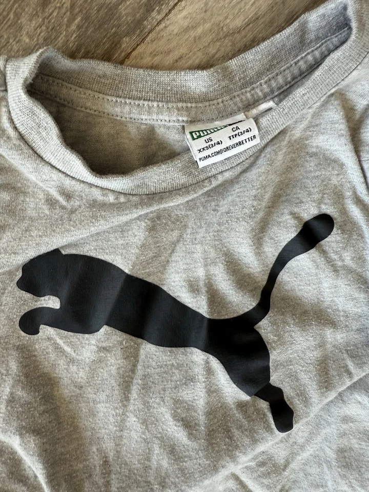 Puma Niño Pequeño 3 Piezas Conjunto Camisa, Pantalones, Sudadera con Capucha Talla 3T/3-4 Foto 2 de 4