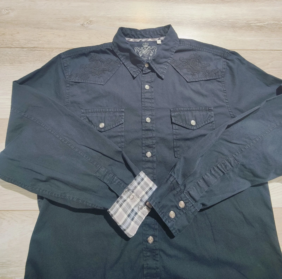 Camisa para hombre Guess ajustada negra con botones bordada puño abatible talla grande