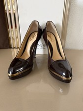Yves Saint Laurent Pumps