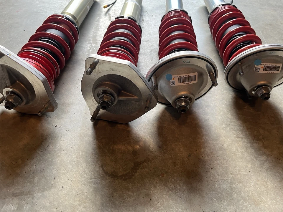 Amortiguadores/enrolladores Porsche 718 Cayman Foto 2 de 4