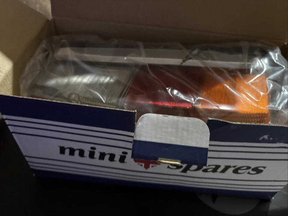 Classic Mini MK4 Rear Light Lamp Unit L/H XFB101210 N/S austin Rover cooper MPI — 第 2/4 张图片