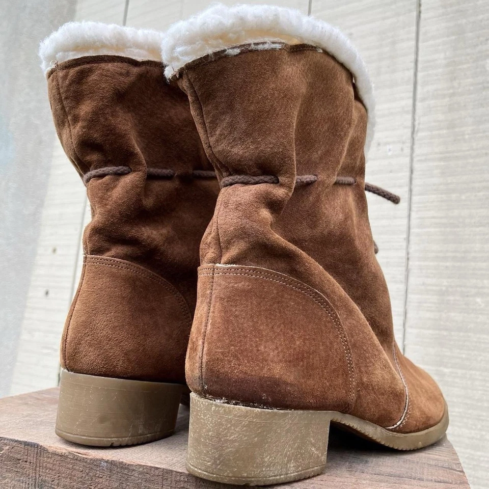 Botas de cuero de gamuza de tacón tostado vintage de los años 70 con forro de piel de sherpa talla 10-10,5 Foto 4 de 4