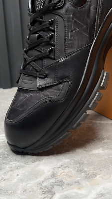 Louis Vuitton 2054 LV Trail line Virgil Abloh Run Away 9.5 LV 10.5