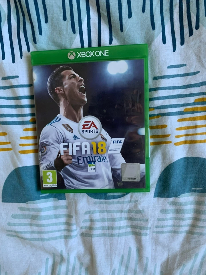 FIFA 18 XBOX ONE FR OCCASION, photo 1 sur 2