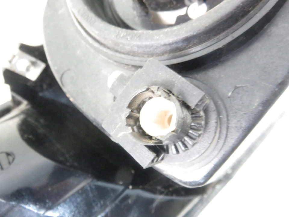 Linke Frontleuchte Chrysler Voyager IV Europa / CZ 09565 - Bild 4 von 4