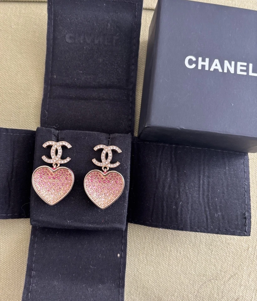 Chanel CC Herzform Ohrringe - Bild 2 von 4