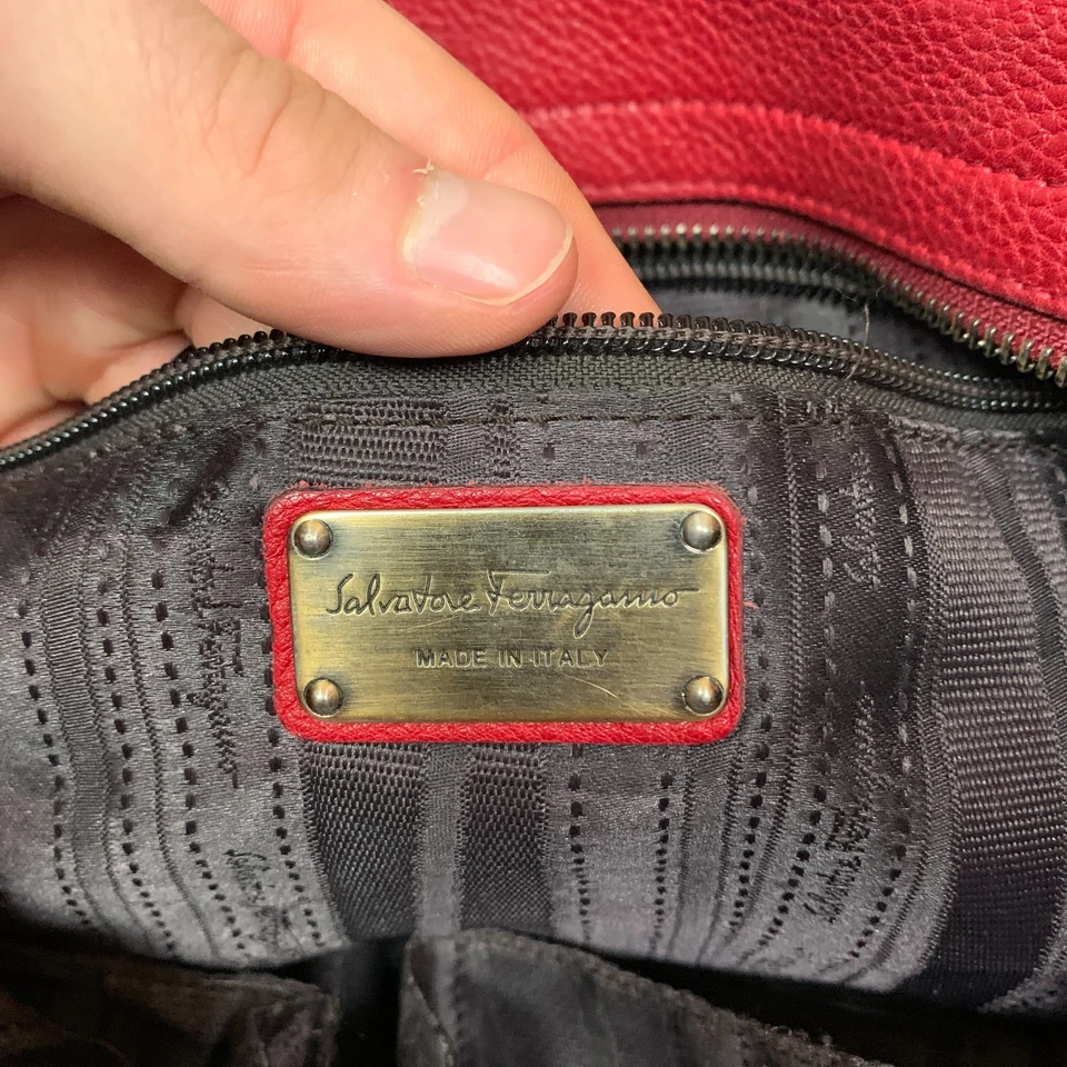 Bolso de Mano Salvatore Ferragamo Gancini Cuero Rojo Sólido Cartera de Hombro Italia Foto 3 de 4