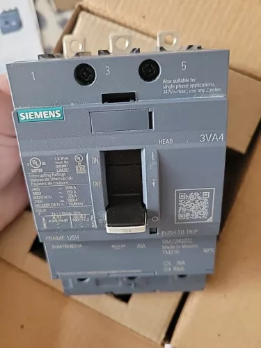 SIEMENS 3VA4170 6ED34 0AA0 3 Pole 70 AMP 3VA4 Circuit Breaker Frame 125H