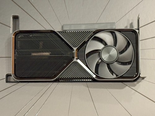 NVIDIA - GeForce RTX 4070 Super 12GB GDDR6X Graphics Card - Titanium/Black - Photo 3/14