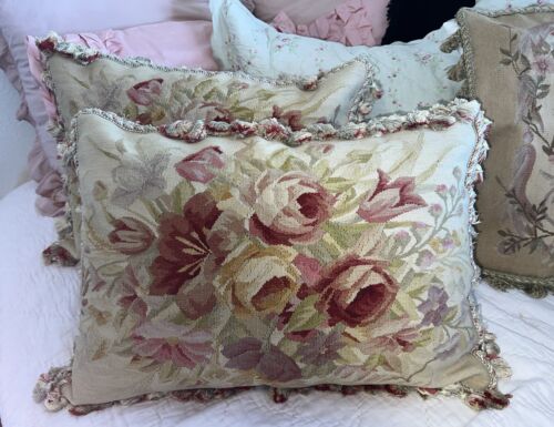 Elegant Wool Needlepoint Aubusson Floral Roses Fringe Pillow Cover Cushion 21x15 - Afbeelding 1 van 10