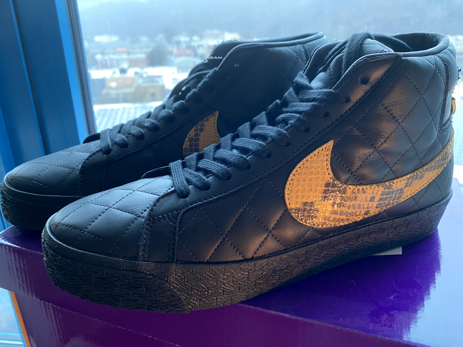 Neuf Nike SB Blazer Mid QS Supreme noir 9 serpent rare DV5078 001